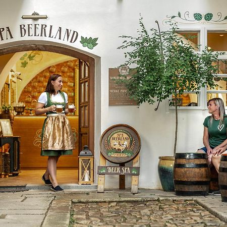 Spa Beerland - At The Golden Lamb Pilsen Exterior foto
