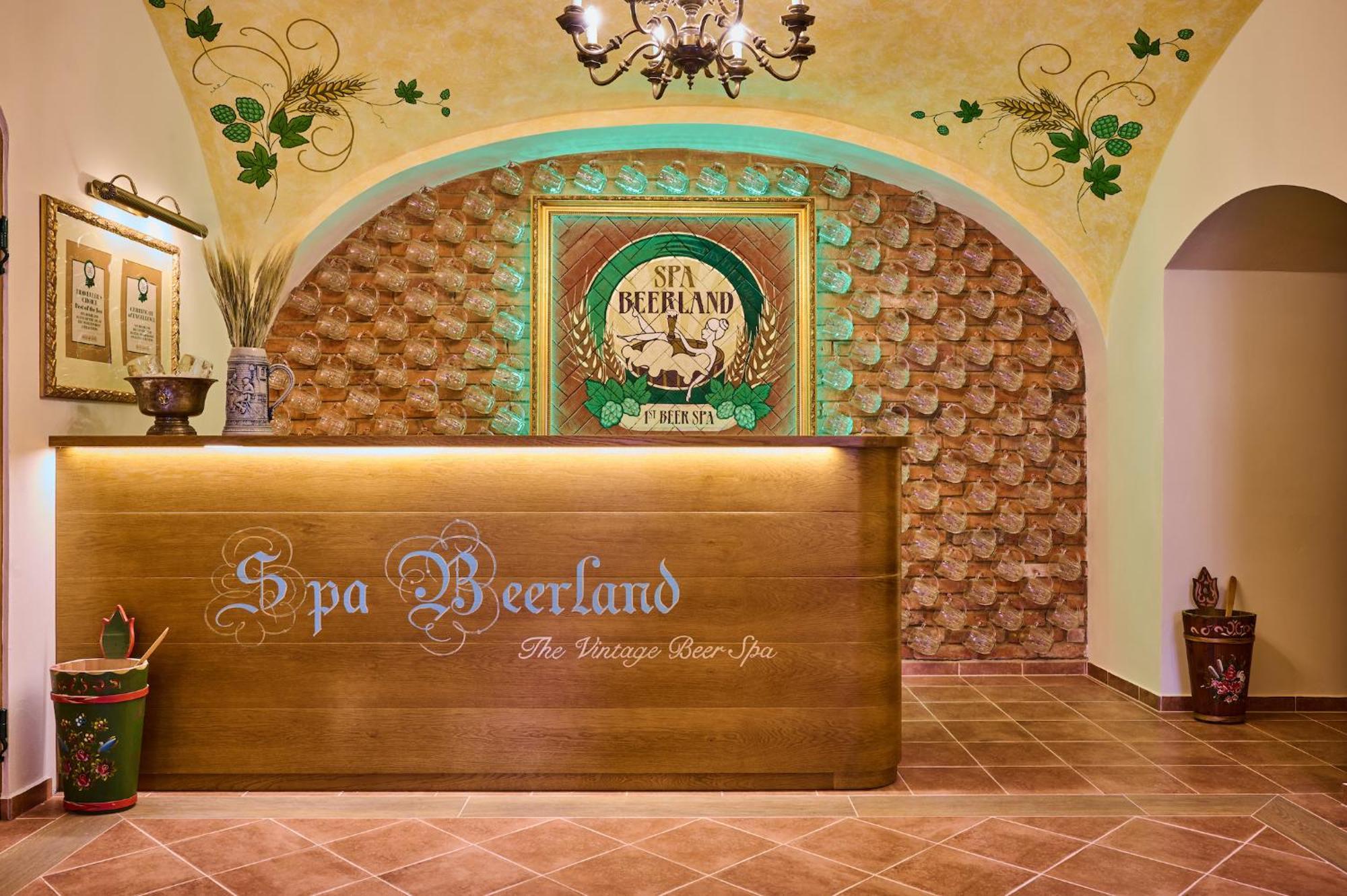 Spa Beerland - At The Golden Lamb Pilsen Exterior foto